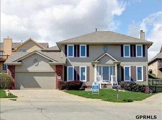 15364 Ohio Cir, Omaha, NE 68116