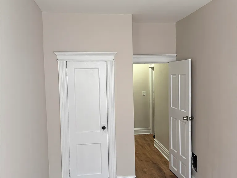 40 E 4th St #2 — Photo 11