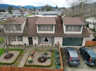 212 Park St, Riddle, OR 97469