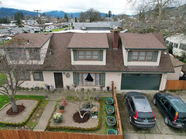 212 Park St, Riddle, OR 97469