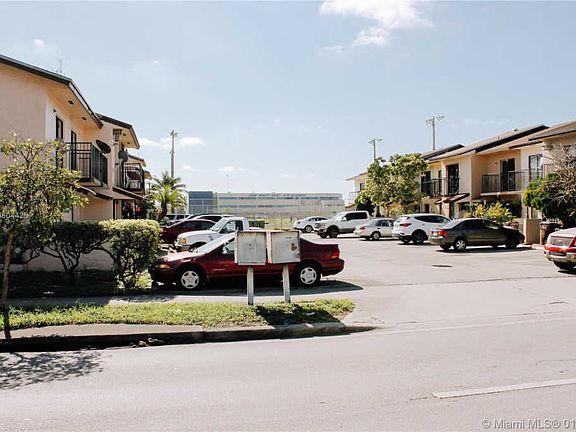 5th image of 2310 W 60th St APT 11-G