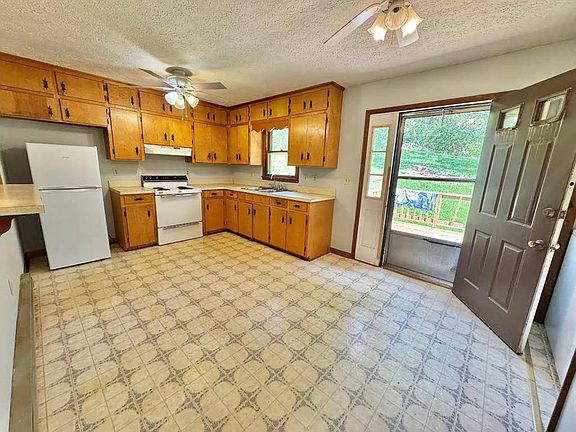 2nd image of 805 Topaz Dr