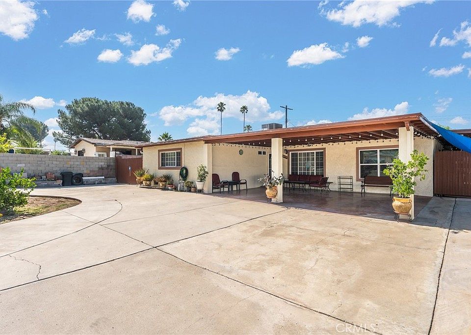 1st image of 25479 Los Flores Dr