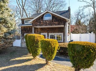 416 Rutgers Rd, West Babylon, NY 11704