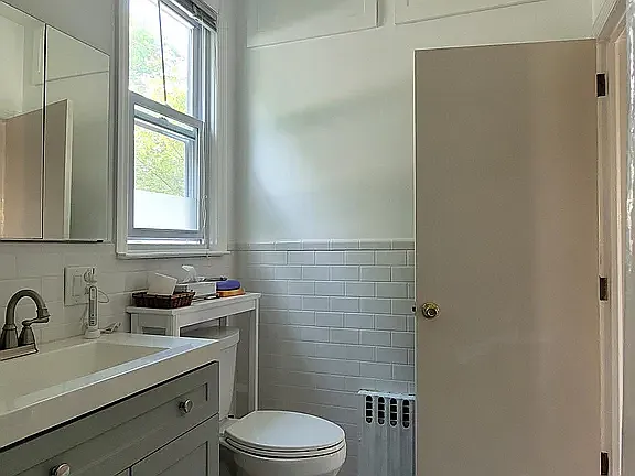 28 Whitney Ave — Photo 5