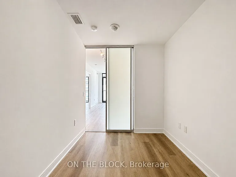 86 Dundas St E #618 — Photo 5