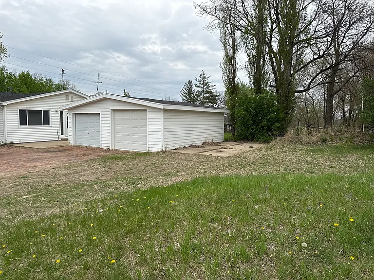 2224 Villa Ave — Photo 14