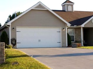 2317 Willow Pointe Cir, Tonganoxie, KS 66086