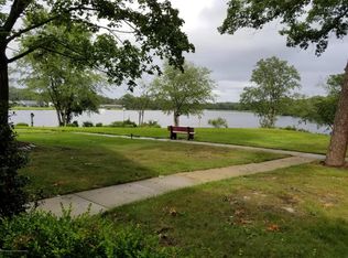 577A Lake Point Dr, Lakewood, NJ 08701