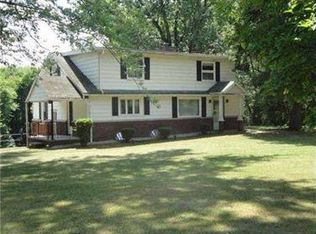 2707 Pulaski Rd, New Castle, PA 16105