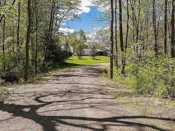 4th image of 49 Rocky Rd