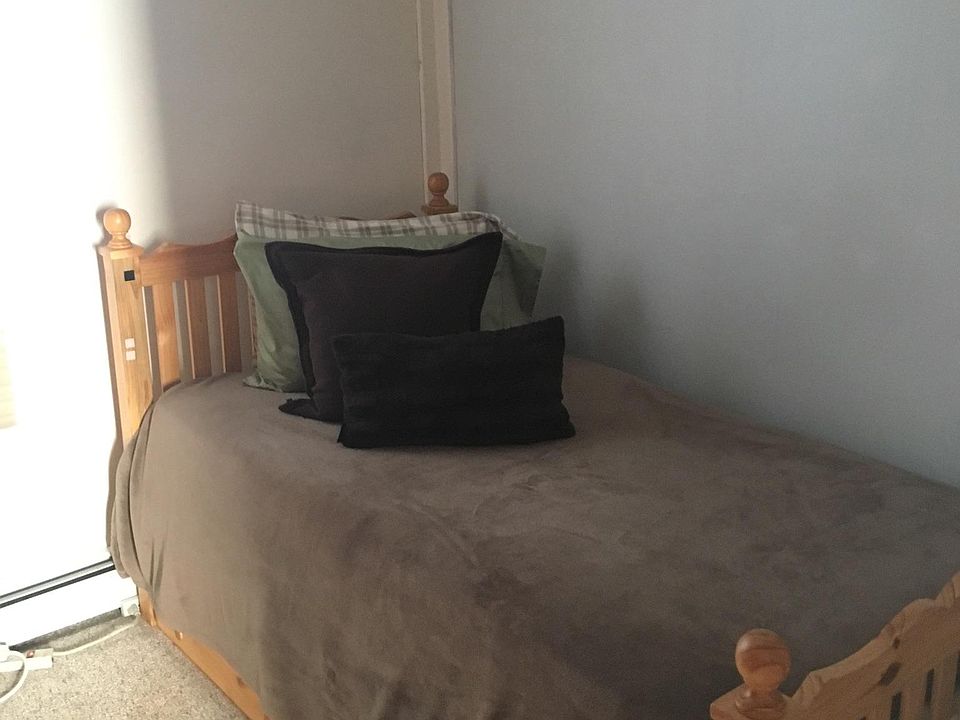 1st image of 10 Lawrence Ave