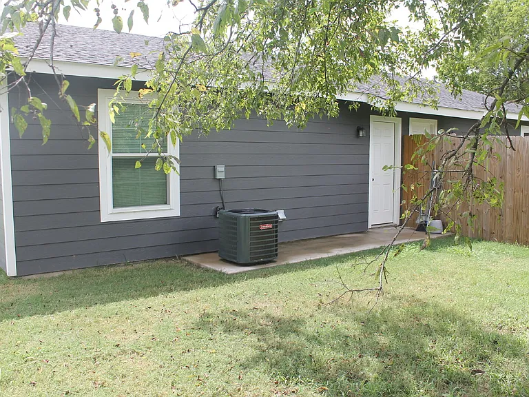 301 E Bowie Ave #A — Photo 15