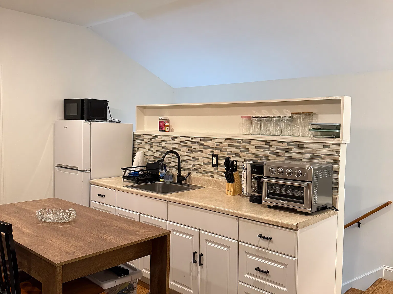 1 bed, 600 sqft, $2,400 — Photo 2