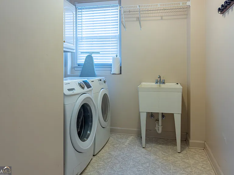 530 Waterford Dr — Photo 29