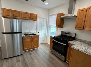 62 James St APT 2, Troy, NY 12183
