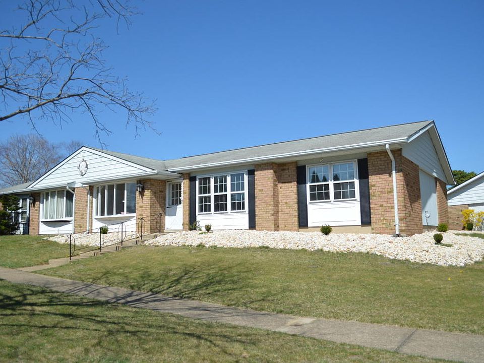 1st image of 134B Buckingham Dr