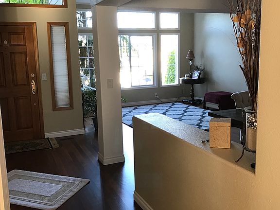 Formal Living & Entry