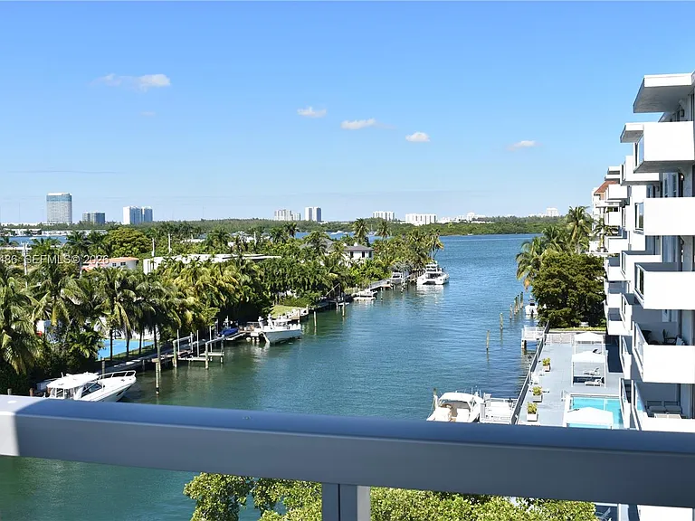 9940 W Bay Harbor Dr #6D — Photo 17