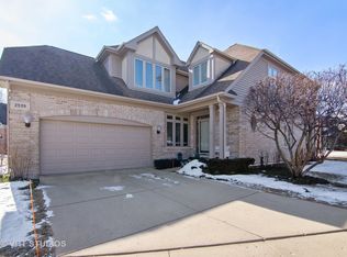 2539 Buckland Ln, Northbrook, IL