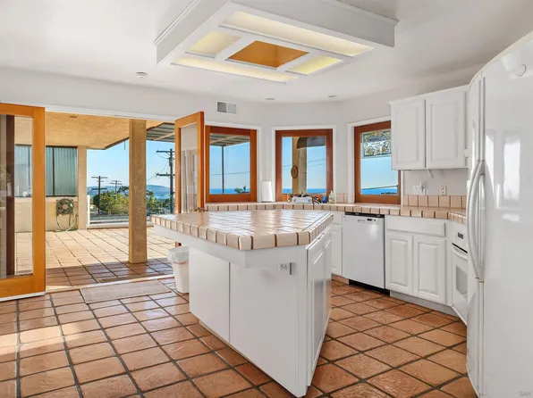 5111 Windsor Dr, San Diego, CA 92109