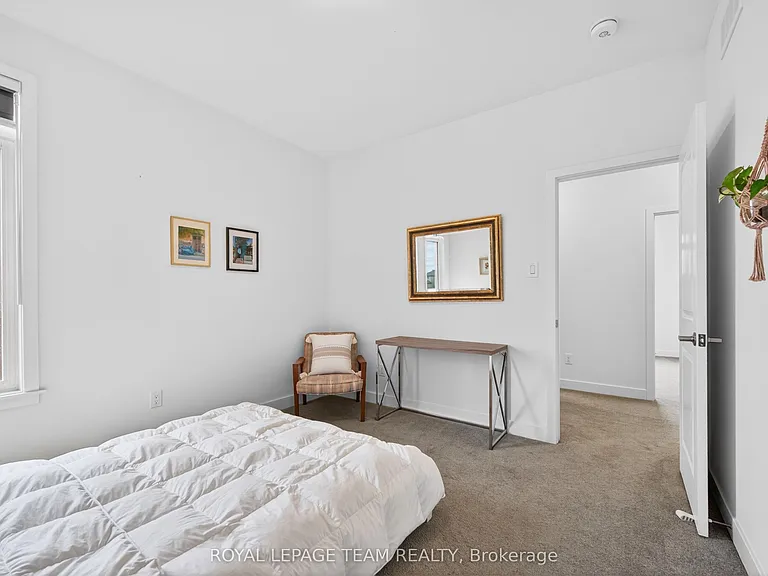 160 Highgarden Ter — Photo 23