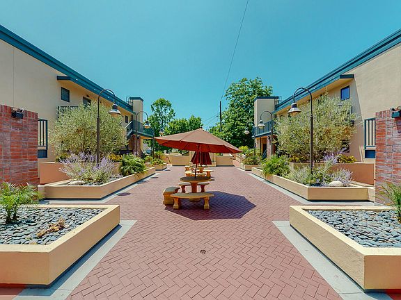 2nd image of 909 El Centro St Unit 106