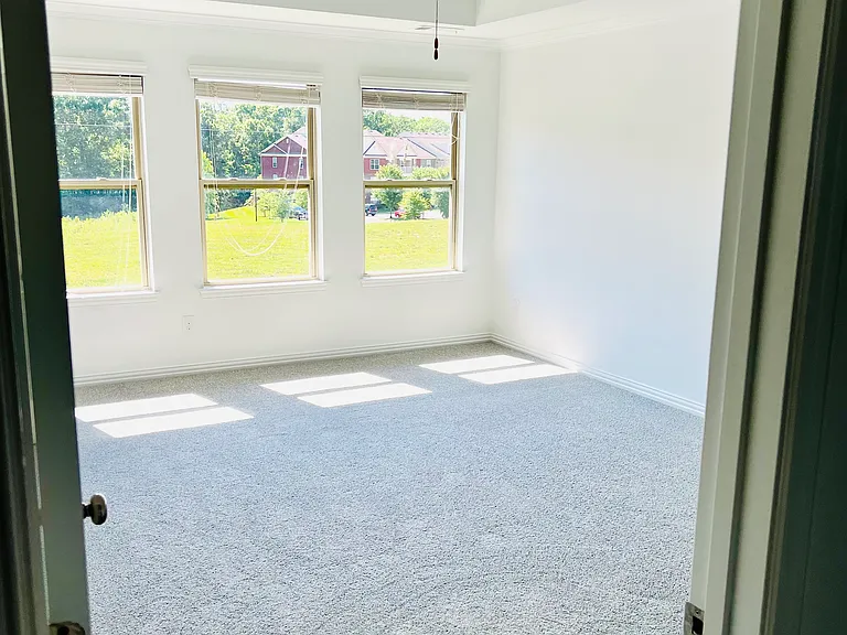 1008 Keeneland Dr — Photo 32