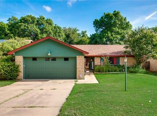 326 Kirby Creek Dr, Grand Prairie, TX 75052