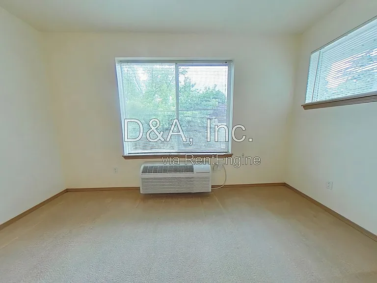 2960 NW Tyler Ave #302 — Photo 2