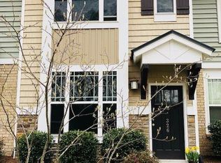 326 Carthage Ct, Durham, NC 27703