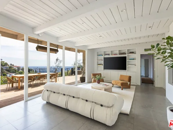 1568 Viewsite Dr, Los Angeles, CA 90069