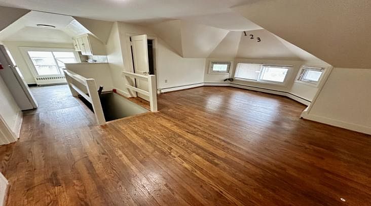 1st image of 218 Eddy St APT 3