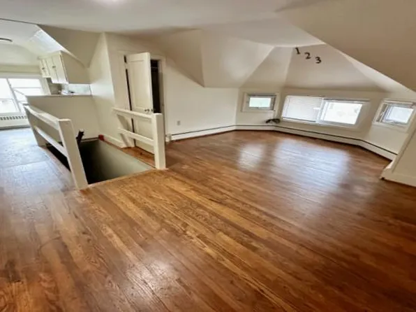 218 Eddy St APT 3, Ithaca, NY 14850