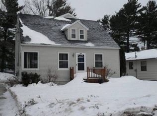 986 W College Ave, Marquette, MI 49855