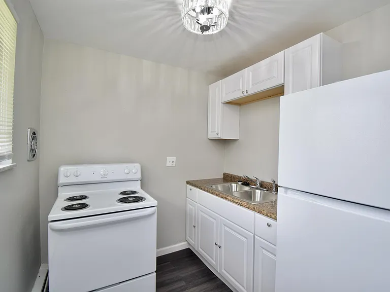 7264 Boleyn Dr #4 — Photo 6