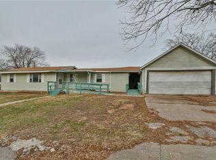 418 W Penn St, El Reno, OK 73036
