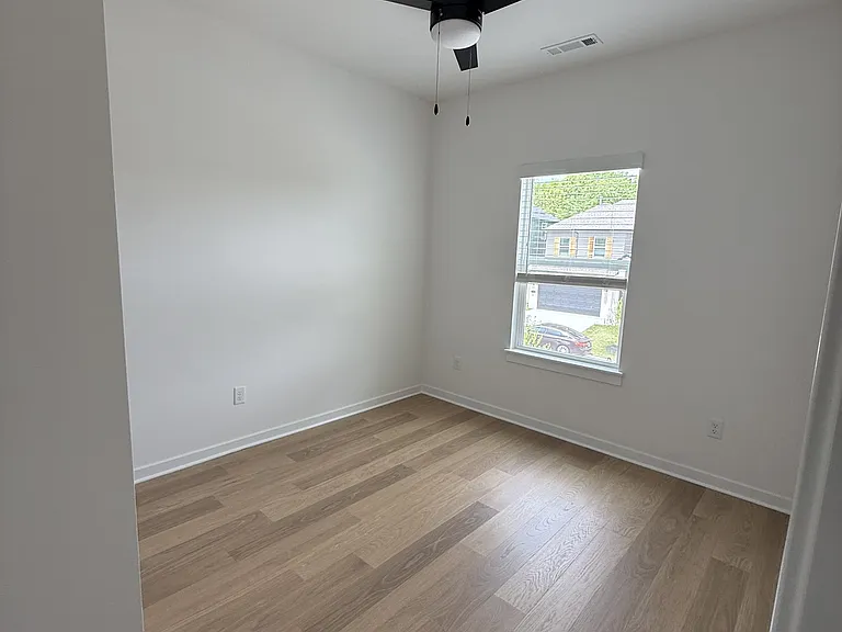 1895 E Fiji St — Photo 11
