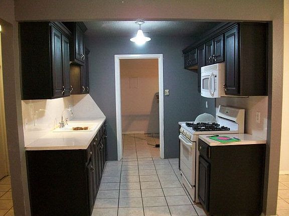 3rd image of 2928 Catalina Dr