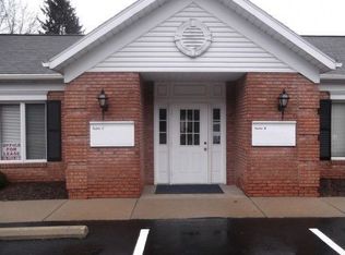 611 W Turkeyfoot Lake Rd STE B, Akron, OH 44319