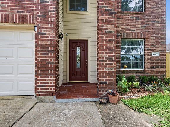2nd image of 14607 Alannah Lagoon Ct