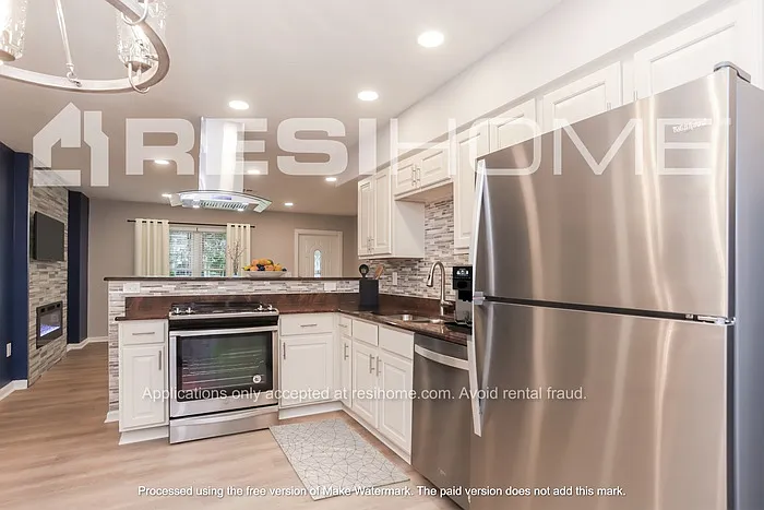 3 bed, 2.0 bath, 1236 sqft, $1,720 — Photo 3