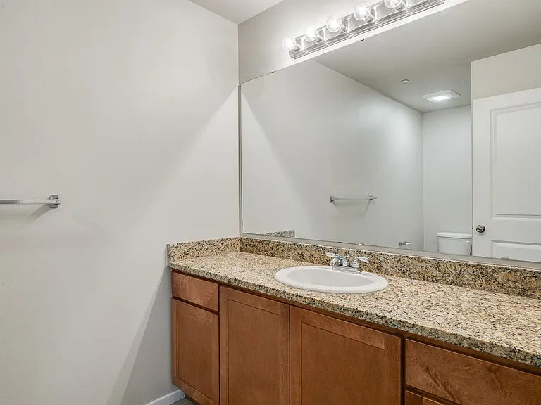 Pinnacle Townhomes — Photo 36