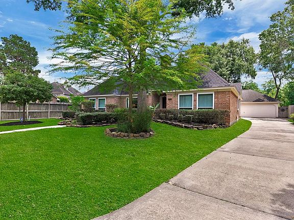 3rd image of 4018 Rock Springs Dr