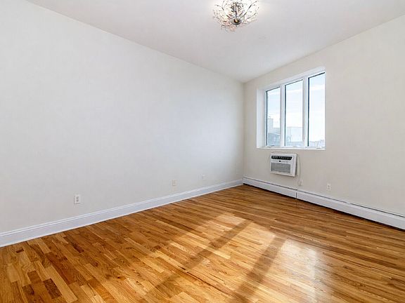 5th image of 105 Kings Hwy #4