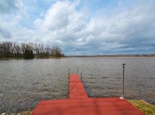 S107W34892 S Shore Dr, Mukwonago, WI