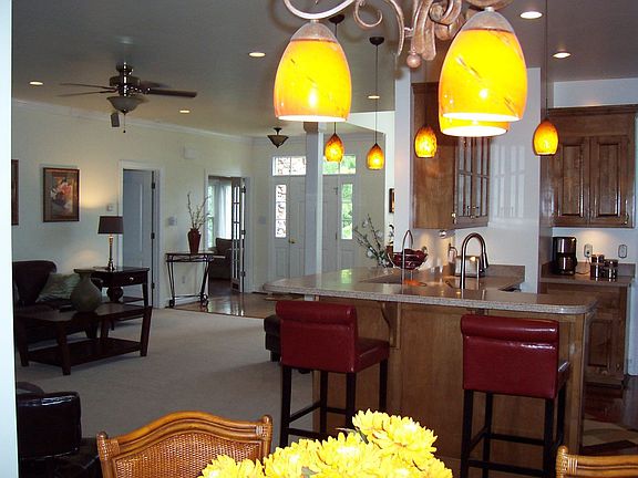 Breakfast bar at kitchen