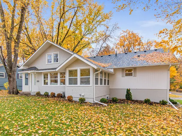 2901 Hazelwood Ln, Mound, MN 55364