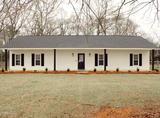 1240 Weeks Rd, Lucedale, MS 39452