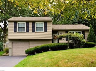 5149 Willowcrest Dr, Youngstown, OH